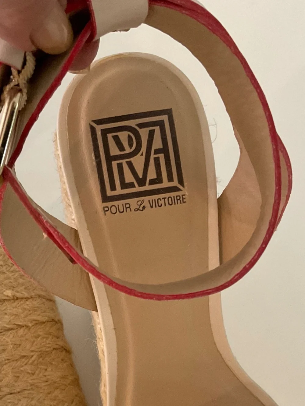 POUR LA VICTOIRE Jaclyn Espadrille Wedge Leather Sandals in Tan Size 10